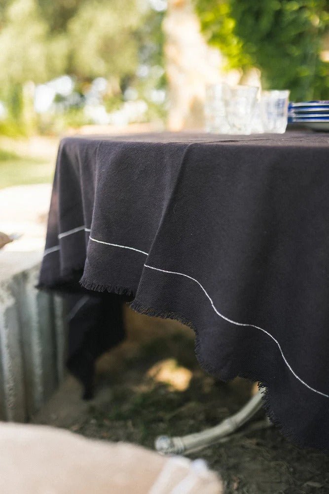 LORENA CANALS - Nappe Handloom Café