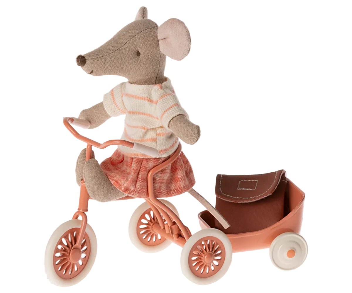 MAILEG - Souris Tricycle, Grande Sœur - Corail