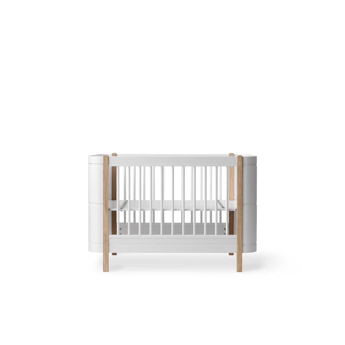 OLIVER FURNITURE - Lit Bébé Évolutif Wood Mini+, Avec Kit Junior Inclus, Blanc/Chêne