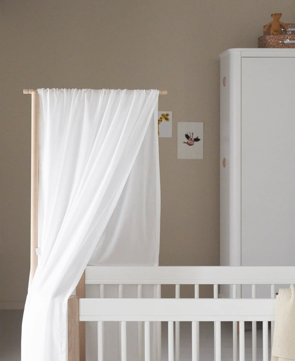 OLIVER FURNITURE - Lit Bébé Évolutif Wood Mini+, Avec Kit Junior Inclus, Blanc/Chêne