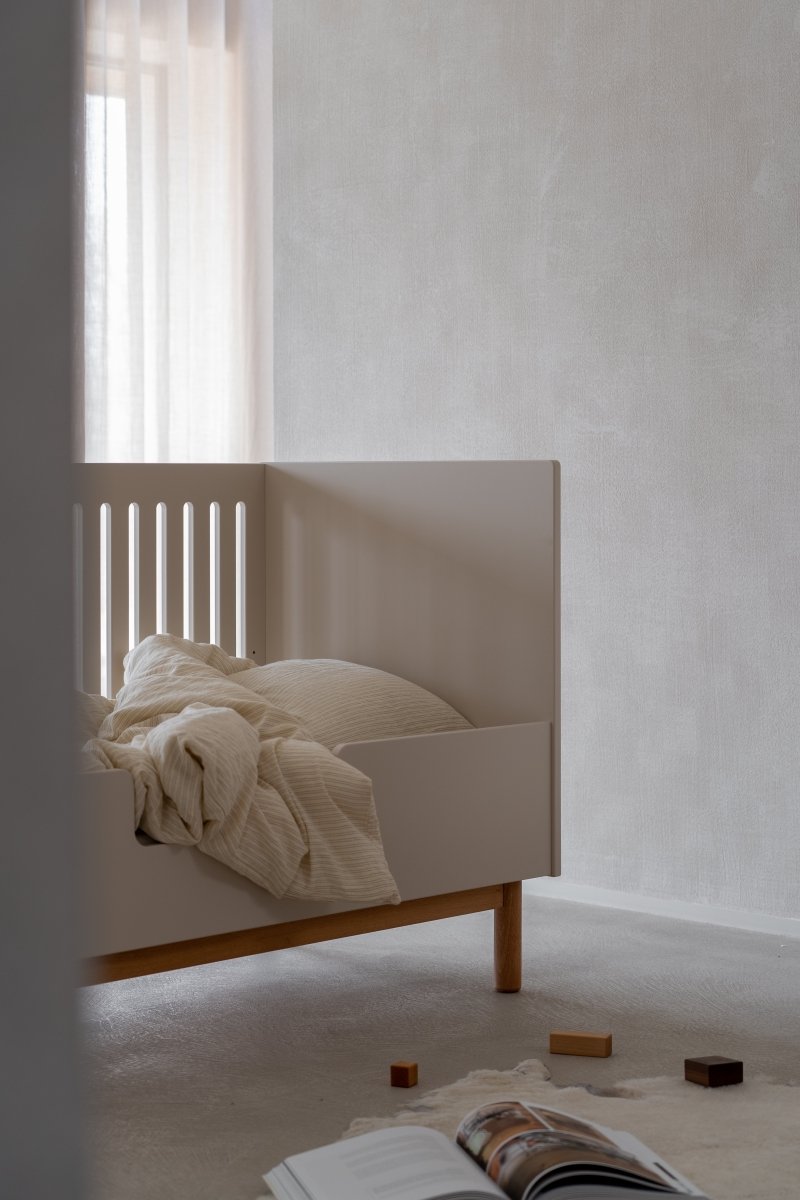 QUAX - Lit Bébé Évolutif MOOD 70 x 140 Cm - Argile
