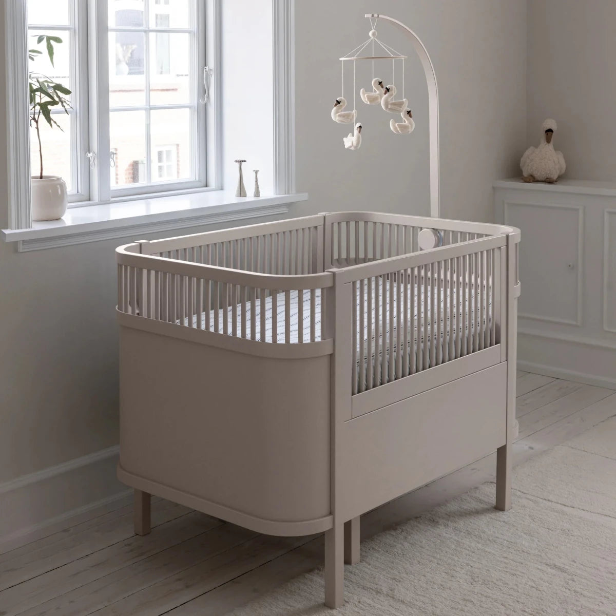 SEBRA - Lit Bébé évolutif Sebra en Bois 70x110 cm - Rose