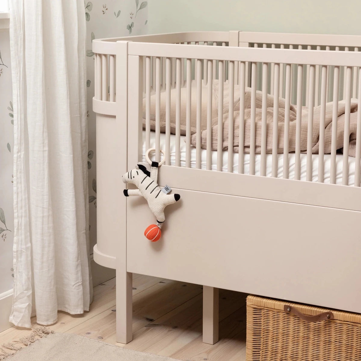 SEBRA - Lit Bébé évolutif Sebra en Bois 70x110 cm - Rose