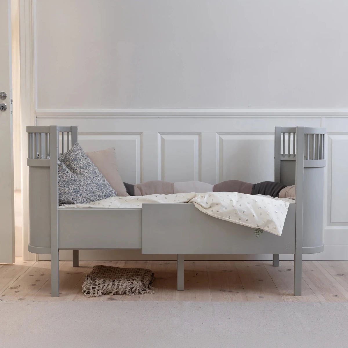 SEBRA - Lit Bébé évolutif Sebra en Bois 70x110 cm - Stone